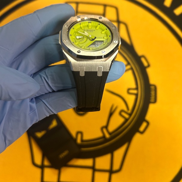 Casio G-Shock GA-2100 “CasiOak” – Neon Yellow Dial, Silver Custom Bezel, Analog- - Picture 2 of 6